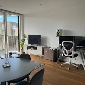  Apartment Modern 1-bedroom In Docklands